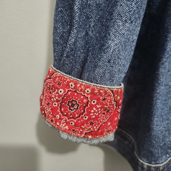 Women's Denim Jacket with Red Accents Size Large - Picture 4 of 8
